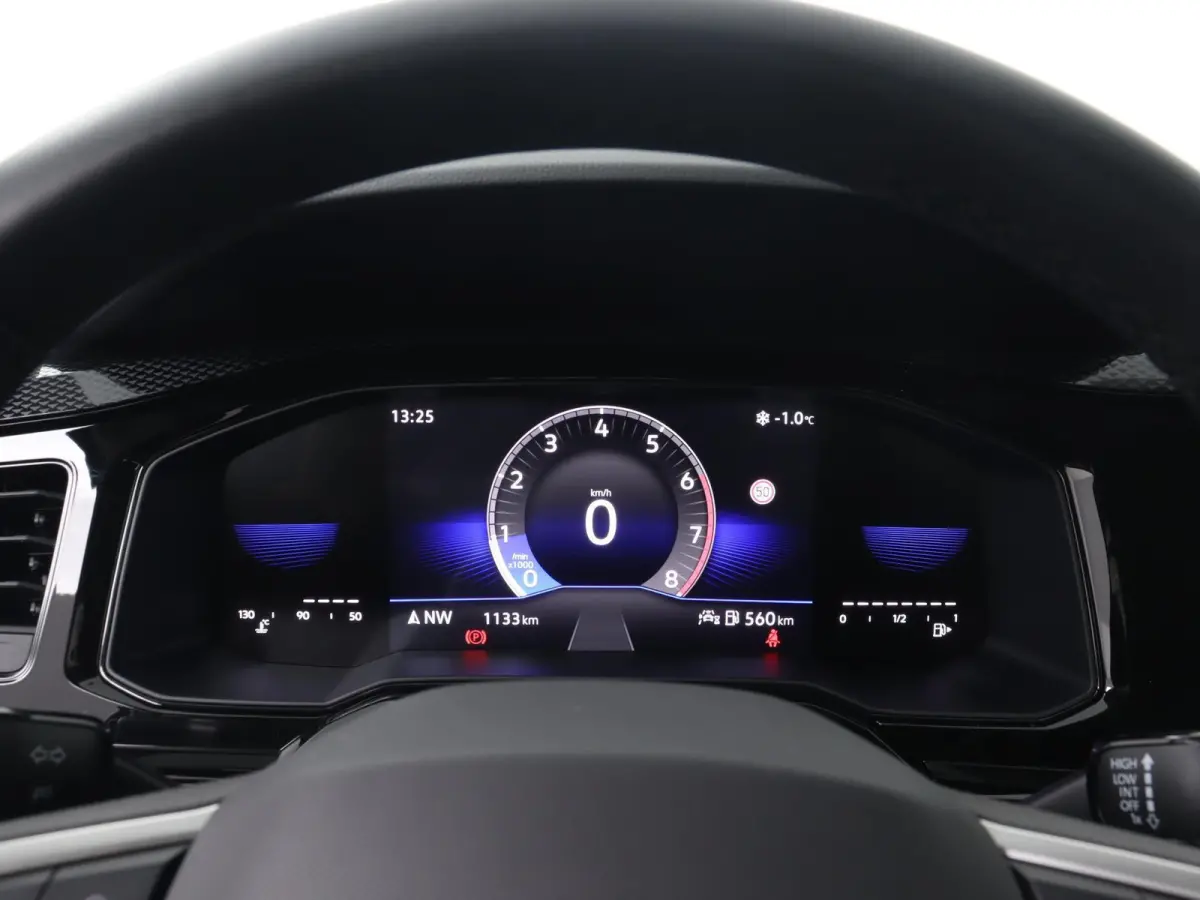 1.0 TSI Life 95PK | Demo | Navigatie | Parkeersensoren | Inklapbare spiegels | App Connect | Adaptive Cruise Control | 18 inch zwart