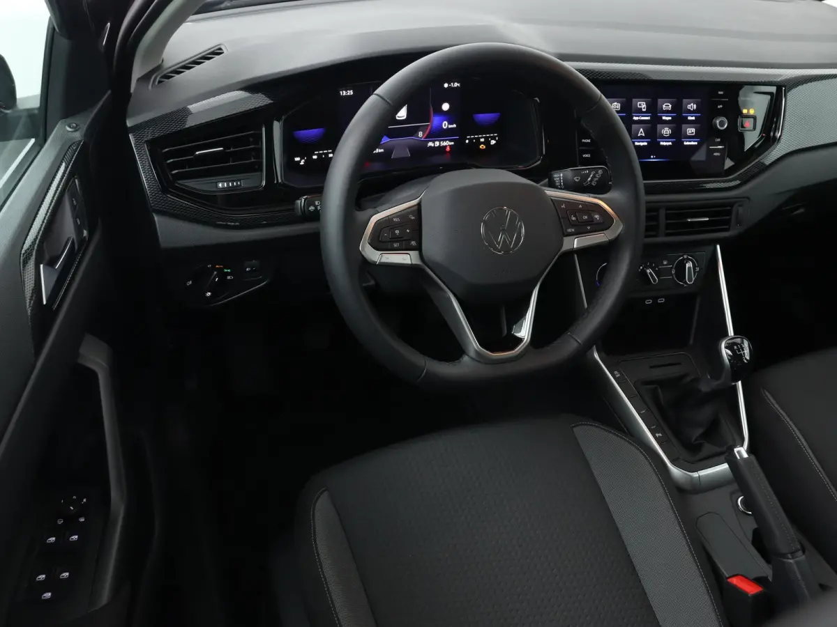 1.0 TSI Life 95PK | Demo | Navigatie | Parkeersensoren | Inklapbare spiegels | App Connect | Adaptive Cruise Control | 18 inch zwart