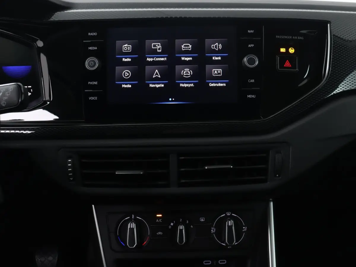 1.0 TSI Life 95PK | Demo | Navigatie | Parkeersensoren | Inklapbare spiegels | App Connect | Adaptive Cruise Control | 18 inch zwart