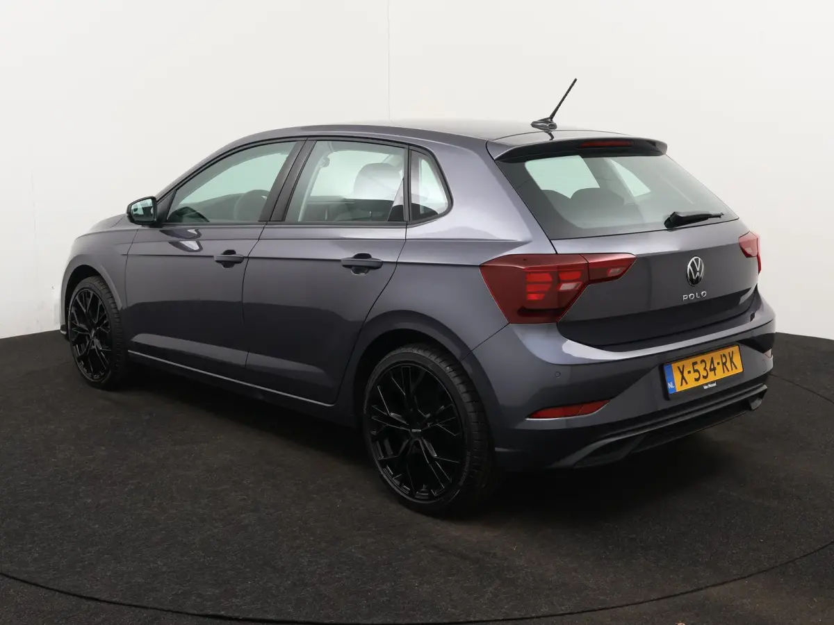1.0 TSI Life 95PK | Demo | Navigatie | Parkeersensoren | Inklapbare spiegels | App Connect | Adaptive Cruise Control | 18 inch zwart