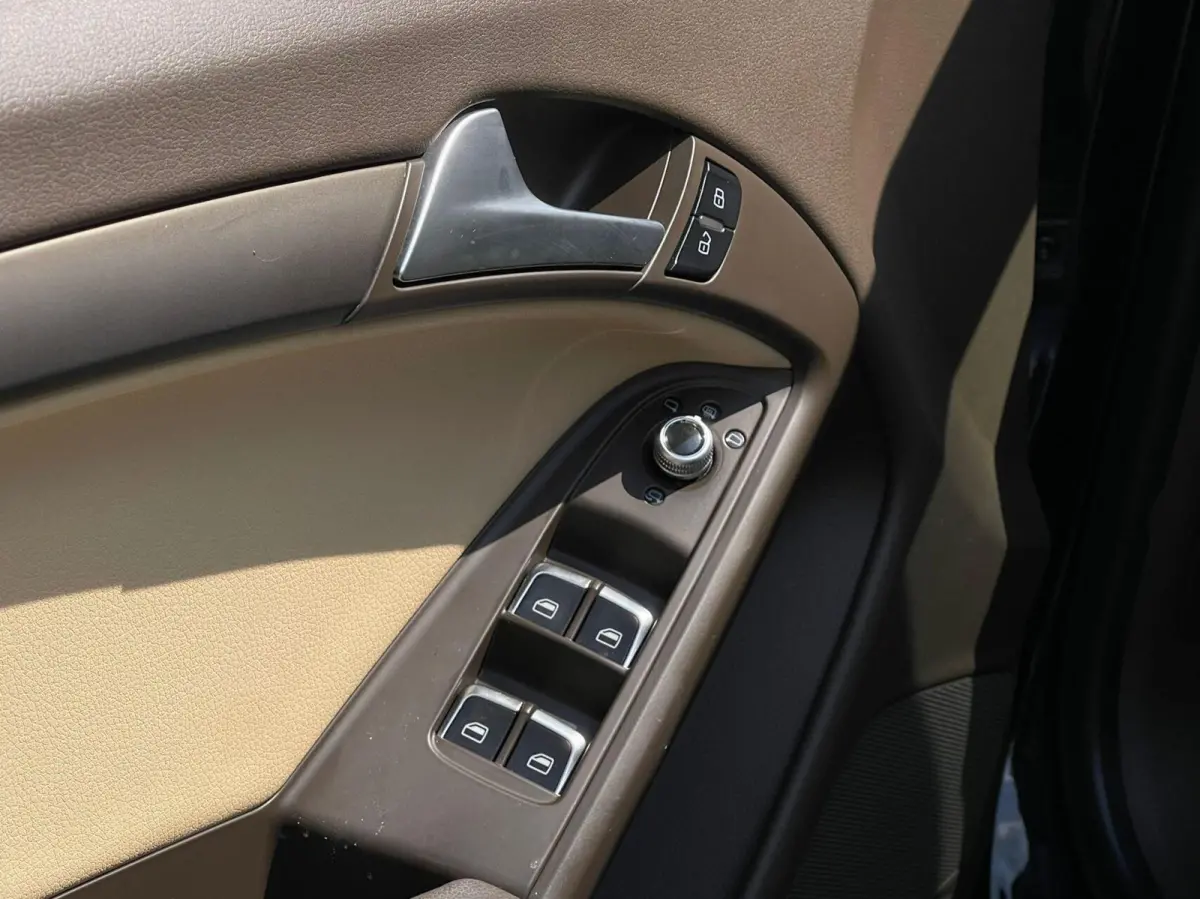 1.8 TFSI Automaat Pro Line | TREKHAAK AFNEEMBAAR | LEDEREN BEKLEDING | 19 INCH
