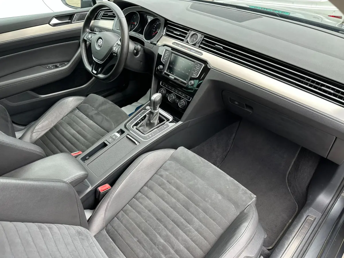 2.0 TDI Business Edition R l ACC l PANO l XENON