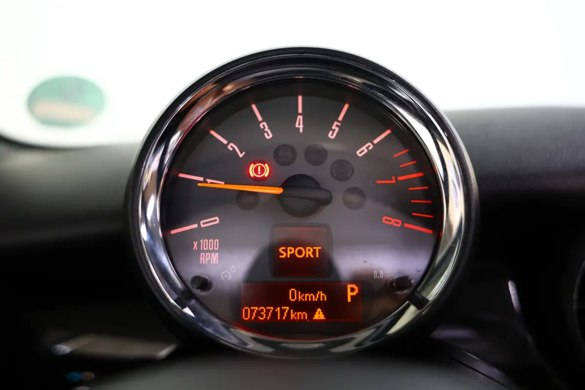 1.6 AUTOMAAT Chili LEDER NAVI BT STOELVW PDC '15