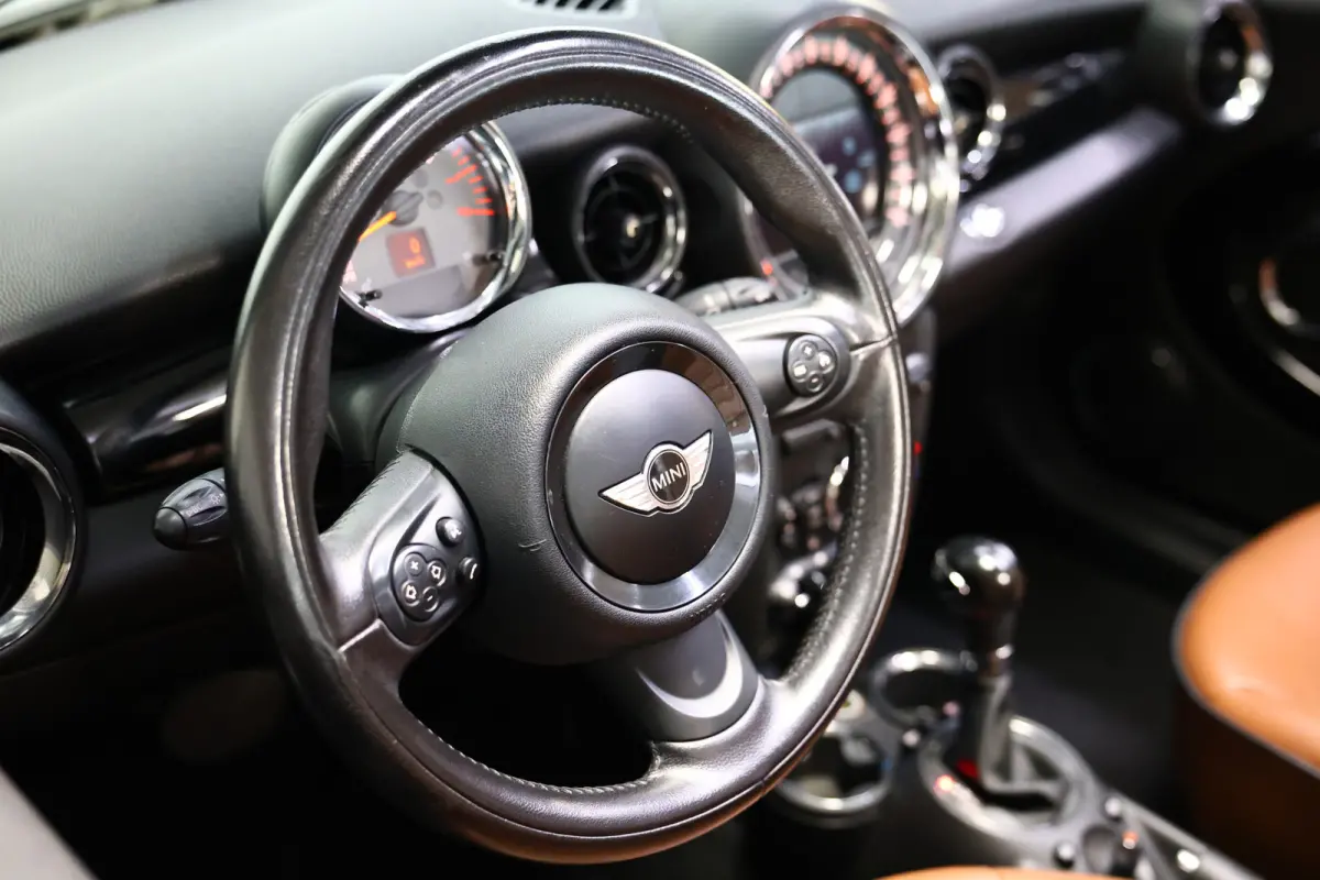 1.6 AUTOMAAT Chili LEDER NAVI BT STOELVW PDC '15