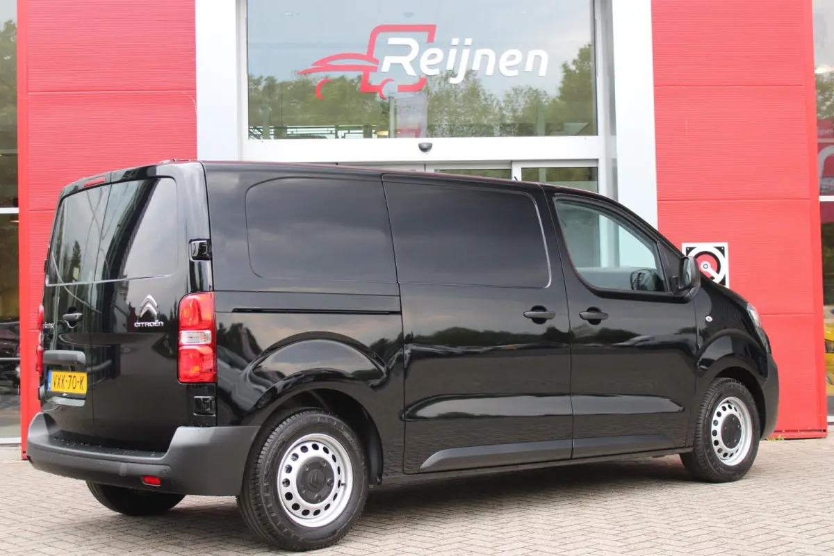 L2 136PK AUTOMAAT 75 kWh | NAVIGATIE 10" TOUCHSCREEN | ACHTERUITRIJ CAMERA | APPLE CARPLAY/ANDROID AUTO | PARKEERSENSOREN | CRUISE CONTROL | DAB+ RADIO | NIEUWE BUS! | 3-ZITS |