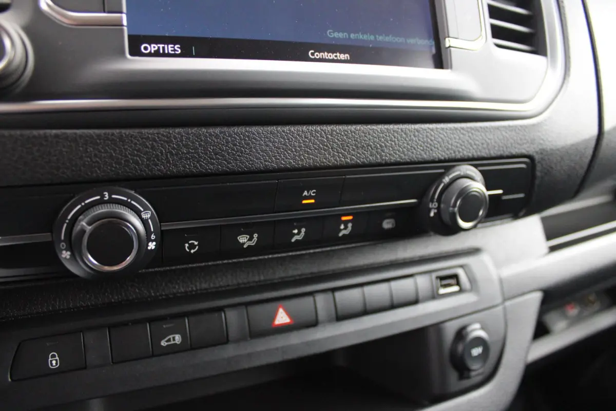 L2 136PK AUTOMAAT 75 kWh | NAVIGATIE 10" TOUCHSCREEN | ACHTERUITRIJ CAMERA | APPLE CARPLAY/ANDROID AUTO | PARKEERSENSOREN | CRUISE CONTROL | DAB+ RADIO | NIEUWE BUS! | 3-ZITS |
