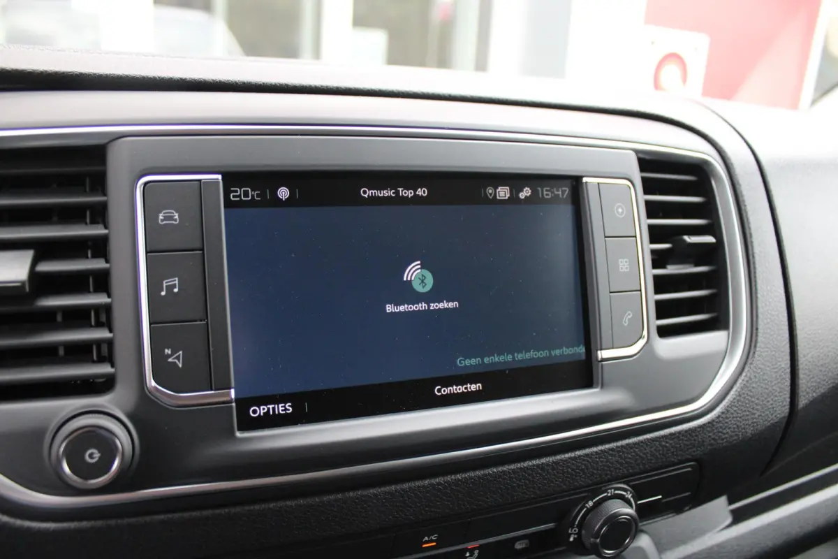 L2 136PK AUTOMAAT 75 kWh | NAVIGATIE 10" TOUCHSCREEN | ACHTERUITRIJ CAMERA | APPLE CARPLAY/ANDROID AUTO | PARKEERSENSOREN | CRUISE CONTROL | DAB+ RADIO | NIEUWE BUS! | 3-ZITS |
