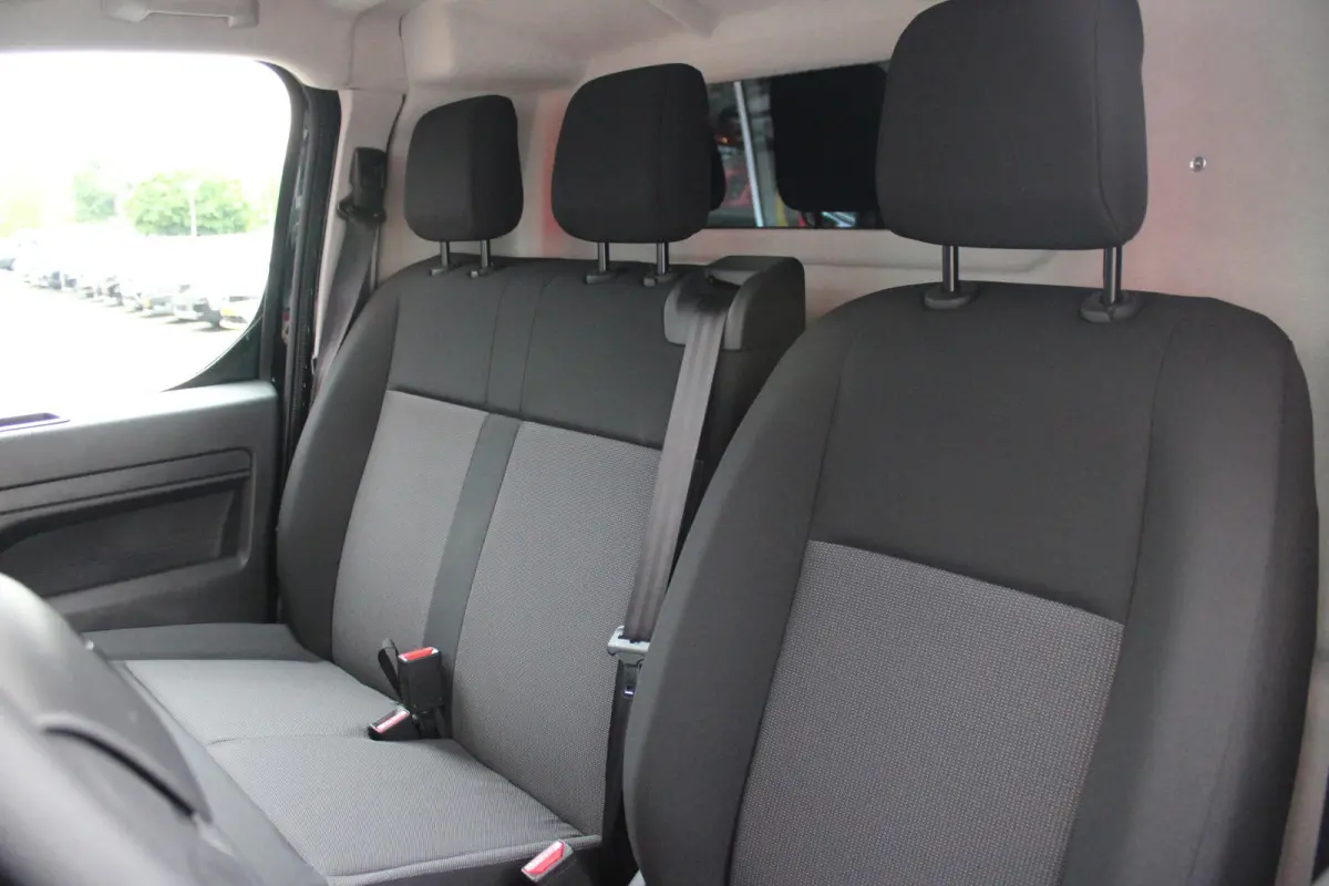 L2 136PK AUTOMAAT 75 kWh | NAVIGATIE 10" TOUCHSCREEN | ACHTERUITRIJ CAMERA | APPLE CARPLAY/ANDROID AUTO | PARKEERSENSOREN | CRUISE CONTROL | DAB+ RADIO | NIEUWE BUS! | 3-ZITS |