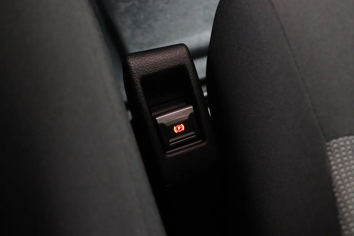 L2 136PK AUTOMAAT 75 kWh | NAVIGATIE 10" TOUCHSCREEN | ACHTERUITRIJ CAMERA | APPLE CARPLAY/ANDROID AUTO | PARKEERSENSOREN | CRUISE CONTROL | DAB+ RADIO | NIEUWE BUS! | 3-ZITS |