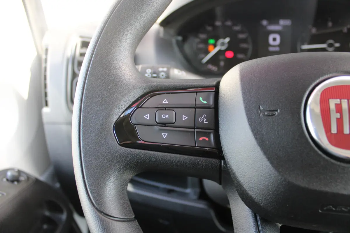 33 2.2 MultiJet 140PK L3H2 | NIEUWE BUS! BPM VRIJ! | ACHTERUITRIJ CAMERA | APPLE CARPLAY/ANDROID AUTO | 3-ZITS | CRUISE CONTROL | CLIMATE CONTROL | DAB+ RADIO | DIGITALE COCKPIT |