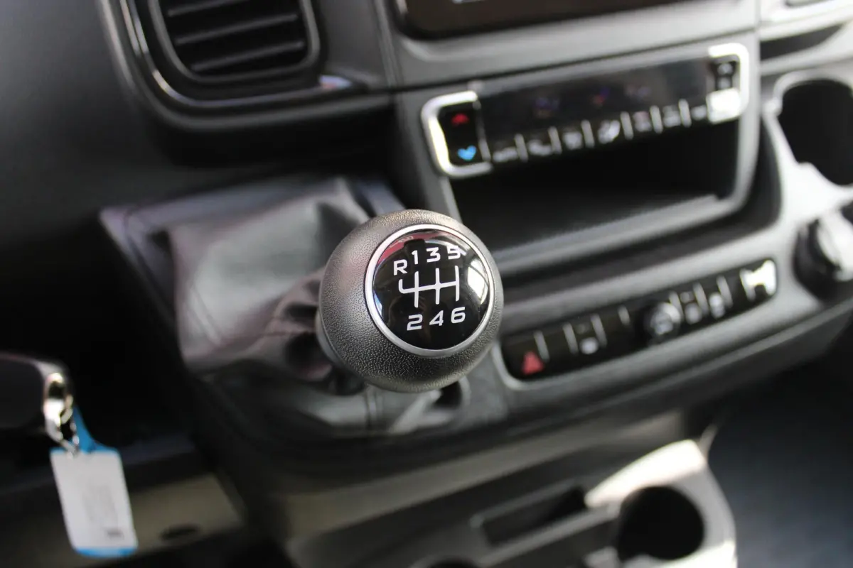 33 2.2 MultiJet 140PK L3H2 | NIEUWE BUS! BPM VRIJ! | ACHTERUITRIJ CAMERA | APPLE CARPLAY/ANDROID AUTO | 3-ZITS | CRUISE CONTROL | CLIMATE CONTROL | DAB+ RADIO | DIGITALE COCKPIT |