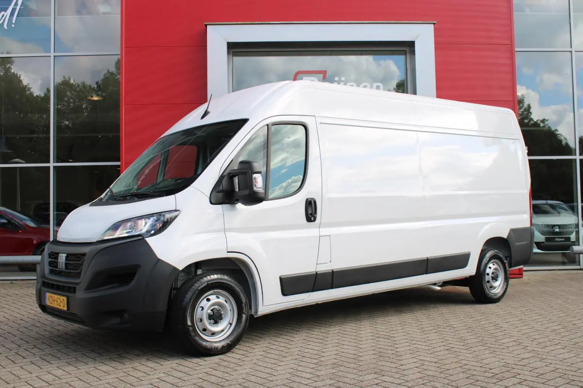 33 2.2 MultiJet 140PK L3H2 | NIEUWE BUS! BPM VRIJ! | ACHTERUITRIJ CAMERA | APPLE CARPLAY/ANDROID AUTO | 3-ZITS | CRUISE CONTROL | CLIMATE CONTROL | DAB+ RADIO | DIGITALE COCKPIT |