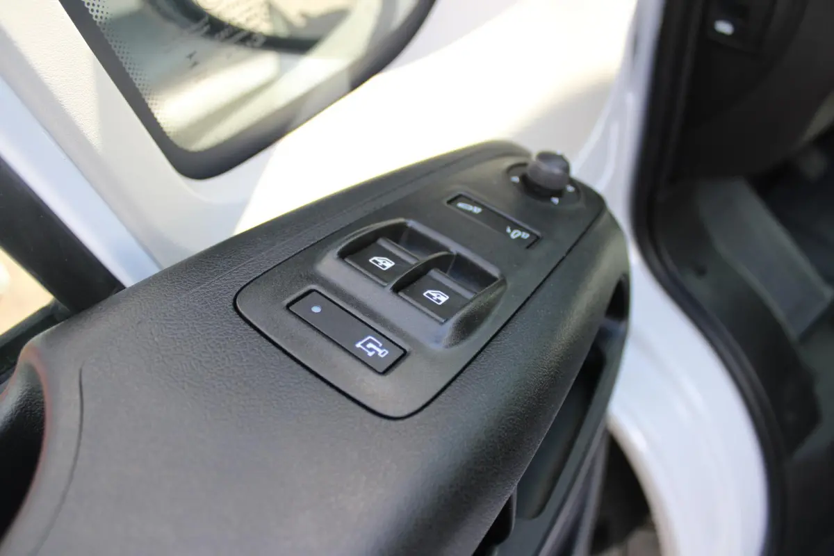 33 2.2 MultiJet 140PK L3H2 | NIEUWE BUS! BPM VRIJ! | ACHTERUITRIJ CAMERA | APPLE CARPLAY/ANDROID AUTO | 3-ZITS | CRUISE CONTROL | CLIMATE CONTROL | DAB+ RADIO | DIGITALE COCKPIT |