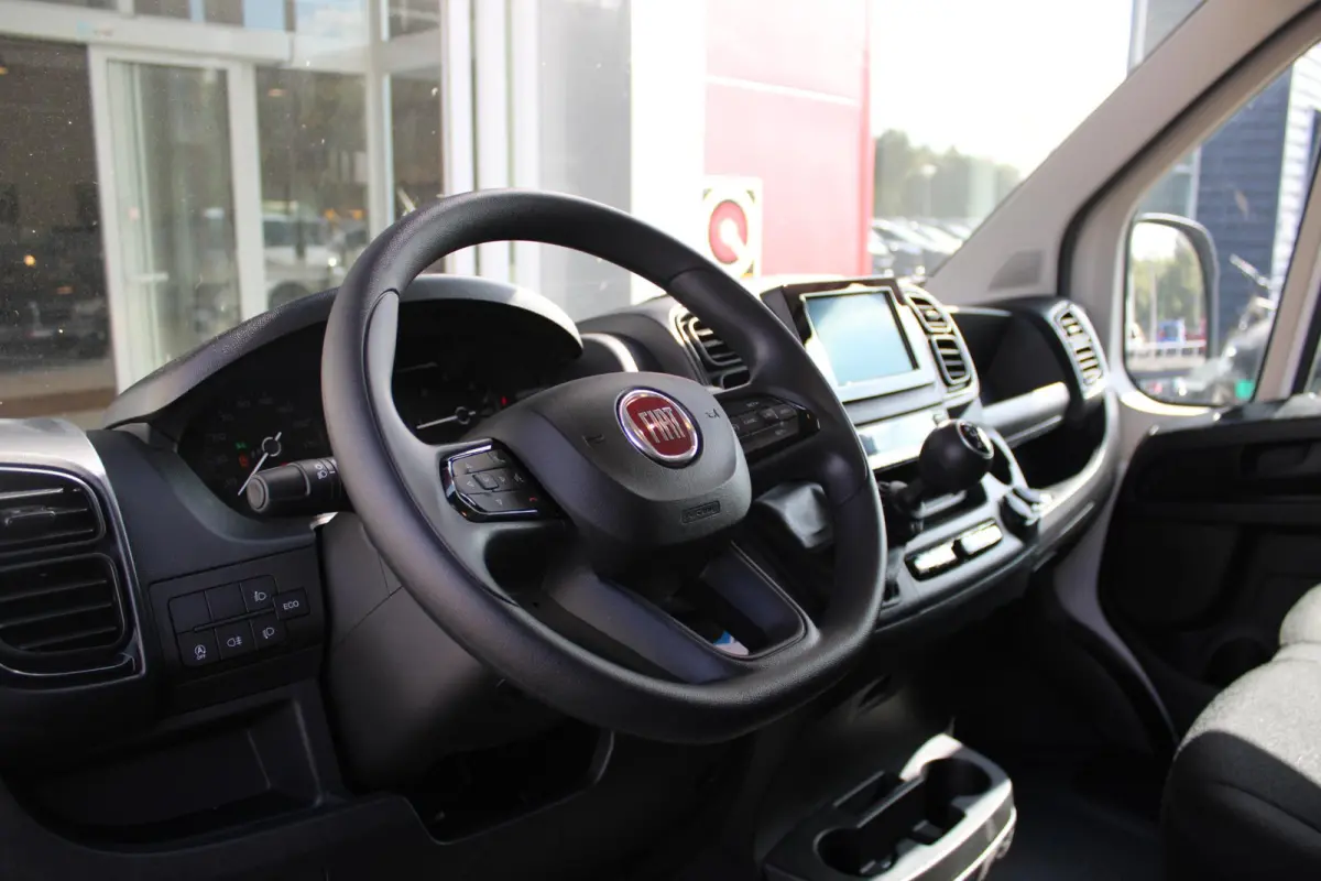 33 2.2 MultiJet 140PK L3H2 | NIEUWE BUS! BPM VRIJ! | ACHTERUITRIJ CAMERA | APPLE CARPLAY/ANDROID AUTO | 3-ZITS | CRUISE CONTROL | CLIMATE CONTROL | DAB+ RADIO | DIGITALE COCKPIT |