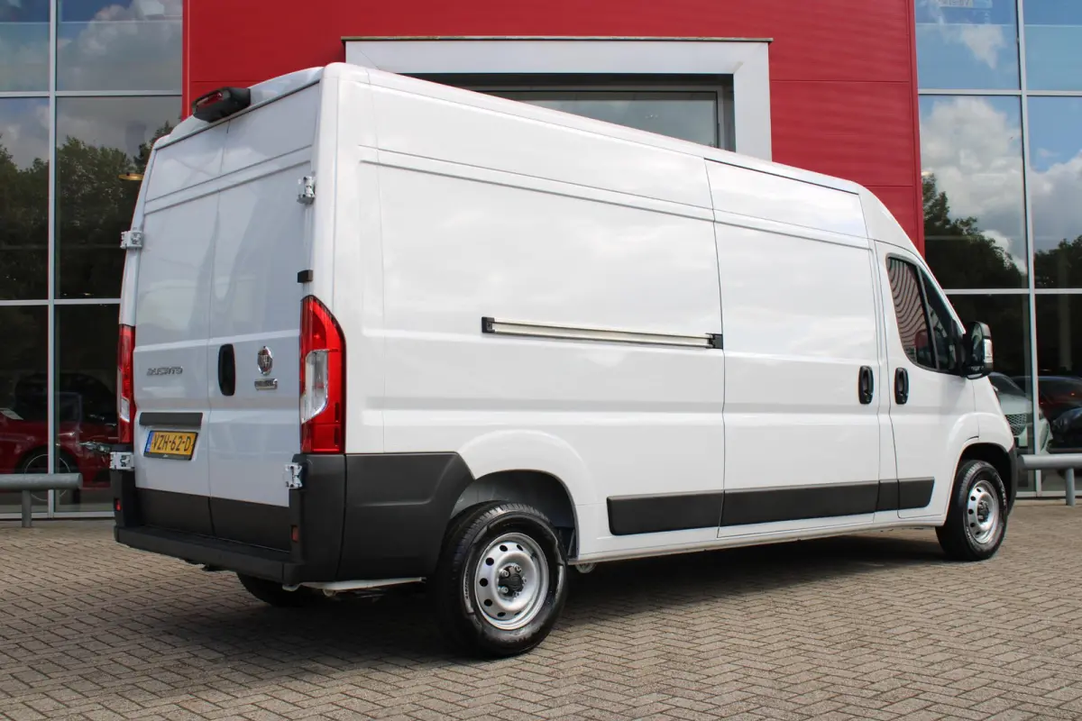 33 2.2 MultiJet 140PK L3H2 | NIEUWE BUS! BPM VRIJ! | ACHTERUITRIJ CAMERA | APPLE CARPLAY/ANDROID AUTO | 3-ZITS | CRUISE CONTROL | CLIMATE CONTROL | DAB+ RADIO | DIGITALE COCKPIT |