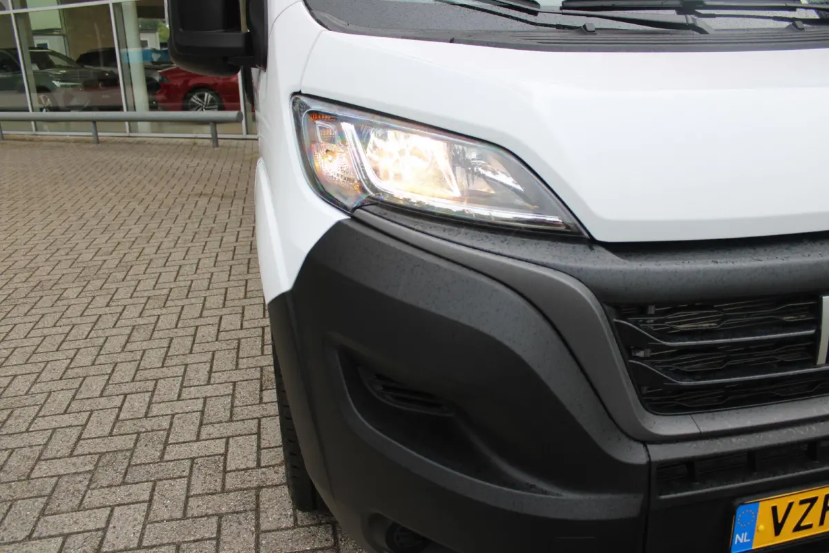 33 2.2 MultiJet 140PK L3H2 | NIEUWE BUS! BPM VRIJ! | ACHTERUITRIJ CAMERA | APPLE CARPLAY/ANDROID AUTO | 3-ZITS | CRUISE CONTROL | CLIMATE CONTROL | DAB+ RADIO | DIGITALE COCKPIT |