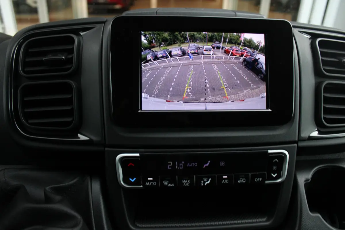 33 2.2 MultiJet 140PK L3H2 | NIEUWE BUS! BPM VRIJ! | ACHTERUITRIJ CAMERA | APPLE CARPLAY/ANDROID AUTO | 3-ZITS | CRUISE CONTROL | CLIMATE CONTROL | DAB+ RADIO | DIGITALE COCKPIT |