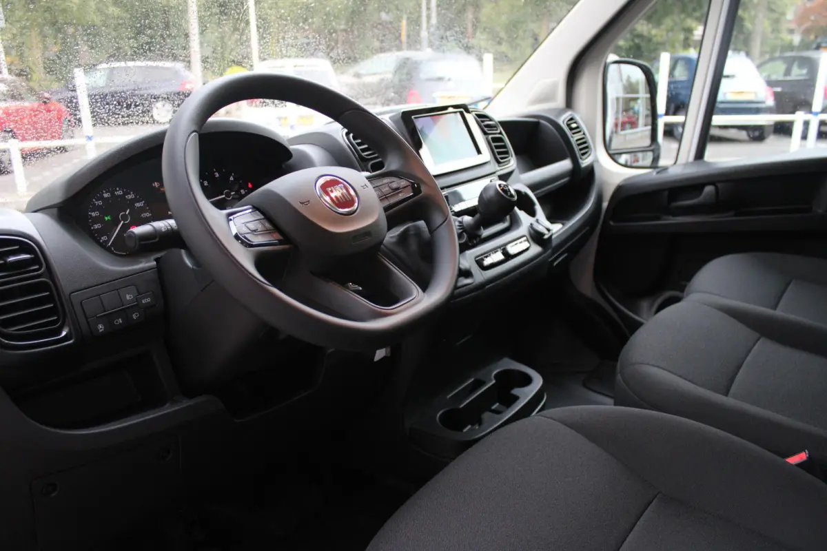 33 2.2 MultiJet 140PK L3H2 | NIEUWE BUS! BPM VRIJ! | ACHTERUITRIJ CAMERA | APPLE CARPLAY/ANDROID AUTO | 3-ZITS | CRUISE CONTROL | CLIMATE CONTROL | DAB+ RADIO | DIGITALE COCKPIT |