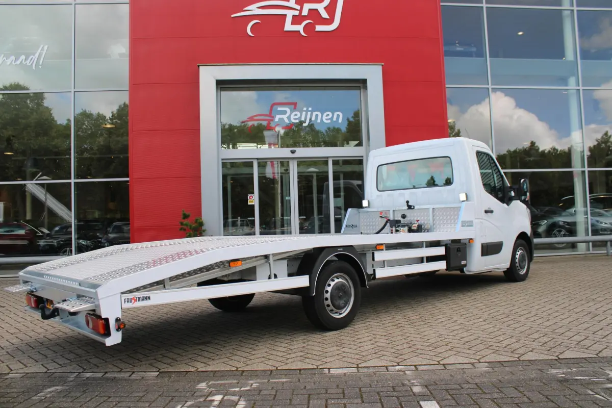 T35 2.3 dCi 165PK L3 | OPRIJWAGEN | AUTOTRANSPORTER | 3500KG | LIER | CRUISE CONTROL | AIRCO | ZEEPPOMP EN KRAAN | VERLICHTING BUITENZIJDE | TREKHAAK | NIEUWE AUTO! |