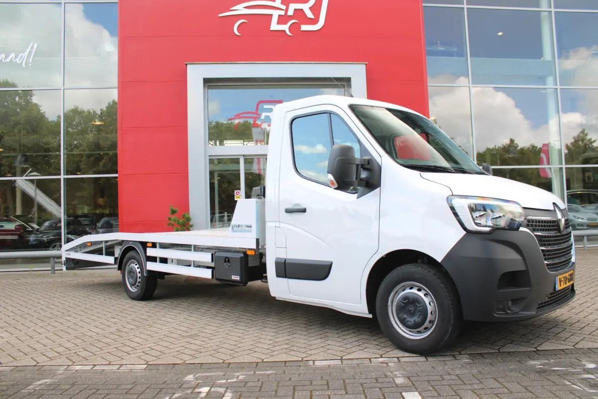 T35 2.3 dCi 165PK L3 | OPRIJWAGEN | AUTOTRANSPORTER | 3500KG | LIER | CRUISE CONTROL | AIRCO | ZEEPPOMP EN KRAAN | VERLICHTING BUITENZIJDE | TREKHAAK | NIEUWE AUTO! |