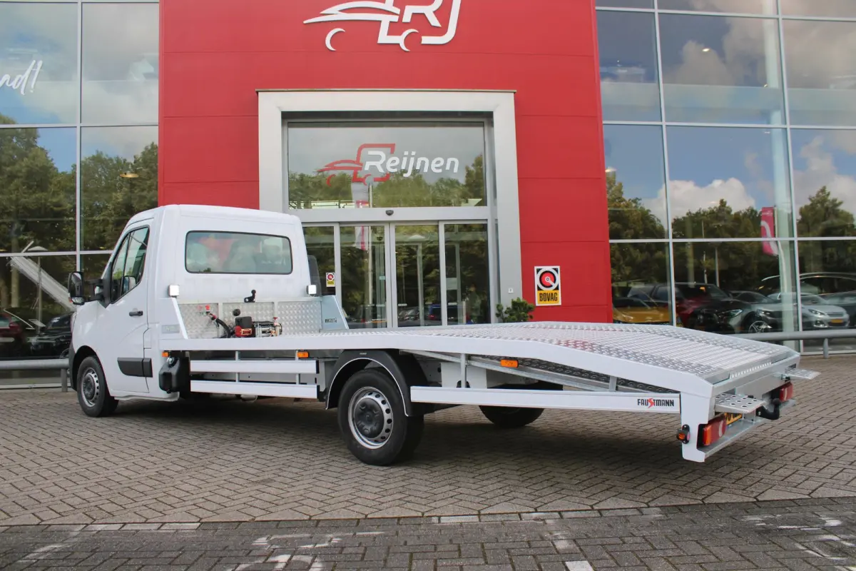 T35 2.3 dCi 165PK L3 | OPRIJWAGEN | AUTOTRANSPORTER | 3500KG | LIER | CRUISE CONTROL | AIRCO | ZEEPPOMP EN KRAAN | VERLICHTING BUITENZIJDE | TREKHAAK | NIEUWE AUTO! |