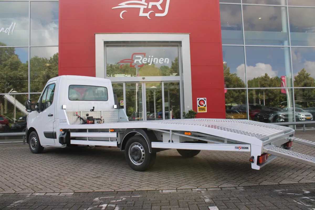 T35 2.3 dCi 165PK L3 | OPRIJWAGEN | AUTOTRANSPORTER | 3500KG | LIER | CRUISE CONTROL | AIRCO | ZEEPPOMP EN KRAAN | VERLICHTING BUITENZIJDE | TREKHAAK | NIEUWE AUTO! |