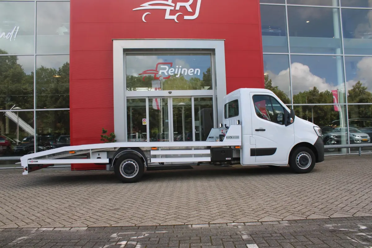 T35 2.3 dCi 165PK L3 | OPRIJWAGEN | AUTOTRANSPORTER | 3500KG | LIER | CRUISE CONTROL | AIRCO | ZEEPPOMP EN KRAAN | VERLICHTING BUITENZIJDE | TREKHAAK | NIEUWE AUTO! |