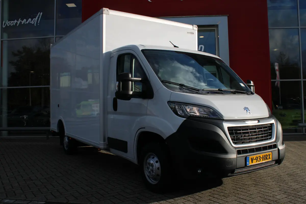 2.2 BlueHDi 165PK L3 3.5T | BAKWAGEN | IDEAAL ALS LOEMPIA KAR/SNACK WAGEN | NAVIGATIE | CLIMATE CONTROL | CRUISE CONTROL | DAB+ RADIO | GEVEERDE BESTUURDERSSTOEL | 3-ZITS | NIEUWE BUS! 2024 