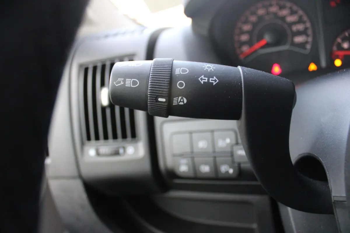 2.2 BlueHDi 165PK L3 3.5T | BAKWAGEN | IDEAAL ALS LOEMPIA KAR/SNACK WAGEN | NAVIGATIE | CLIMATE CONTROL | CRUISE CONTROL | DAB+ RADIO | GEVEERDE BESTUURDERSSTOEL | 3-ZITS | NIEUWE BUS! 2024 
