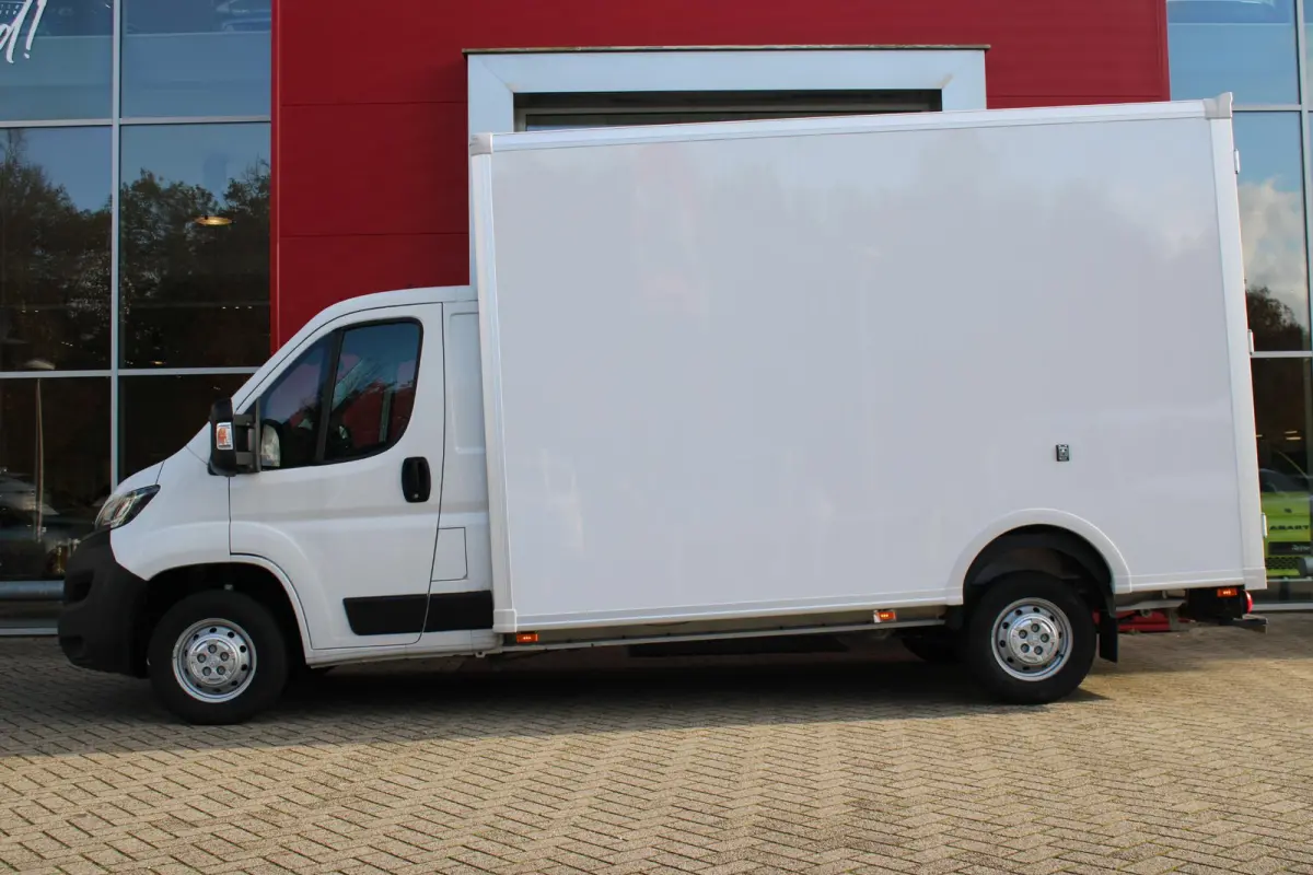 2.2 BlueHDi 165PK L3 3.5T | BAKWAGEN | IDEAAL ALS LOEMPIA KAR/SNACK WAGEN | NAVIGATIE | CLIMATE CONTROL | CRUISE CONTROL | DAB+ RADIO | GEVEERDE BESTUURDERSSTOEL | 3-ZITS | NIEUWE BUS! 2024 