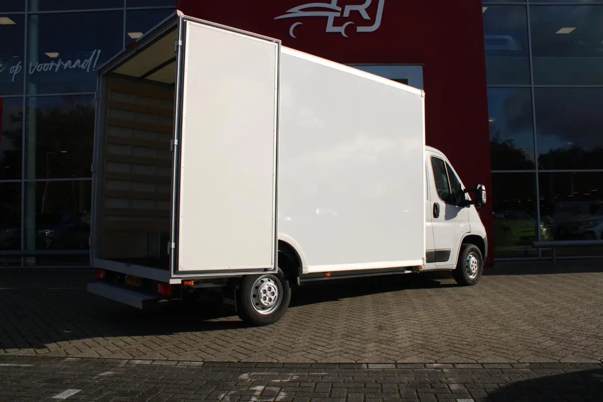 2.2 BlueHDi 165PK L3 3.5T | BAKWAGEN | IDEAAL ALS LOEMPIA KAR/SNACK WAGEN | NAVIGATIE | CLIMATE CONTROL | CRUISE CONTROL | DAB+ RADIO | GEVEERDE BESTUURDERSSTOEL | 3-ZITS | NIEUWE BUS! 2024 