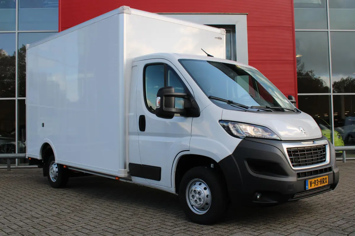 2.2 BlueHDi 165PK L3 3.5T | BAKWAGEN | IDEAAL ALS LOEMPIA KAR/SNACK WAGEN | NAVIGATIE | CLIMATE CONTROL | CRUISE CONTROL | DAB+ RADIO | GEVEERDE BESTUURDERSSTOEL | 3-ZITS | NIEUWE BUS! 2024 