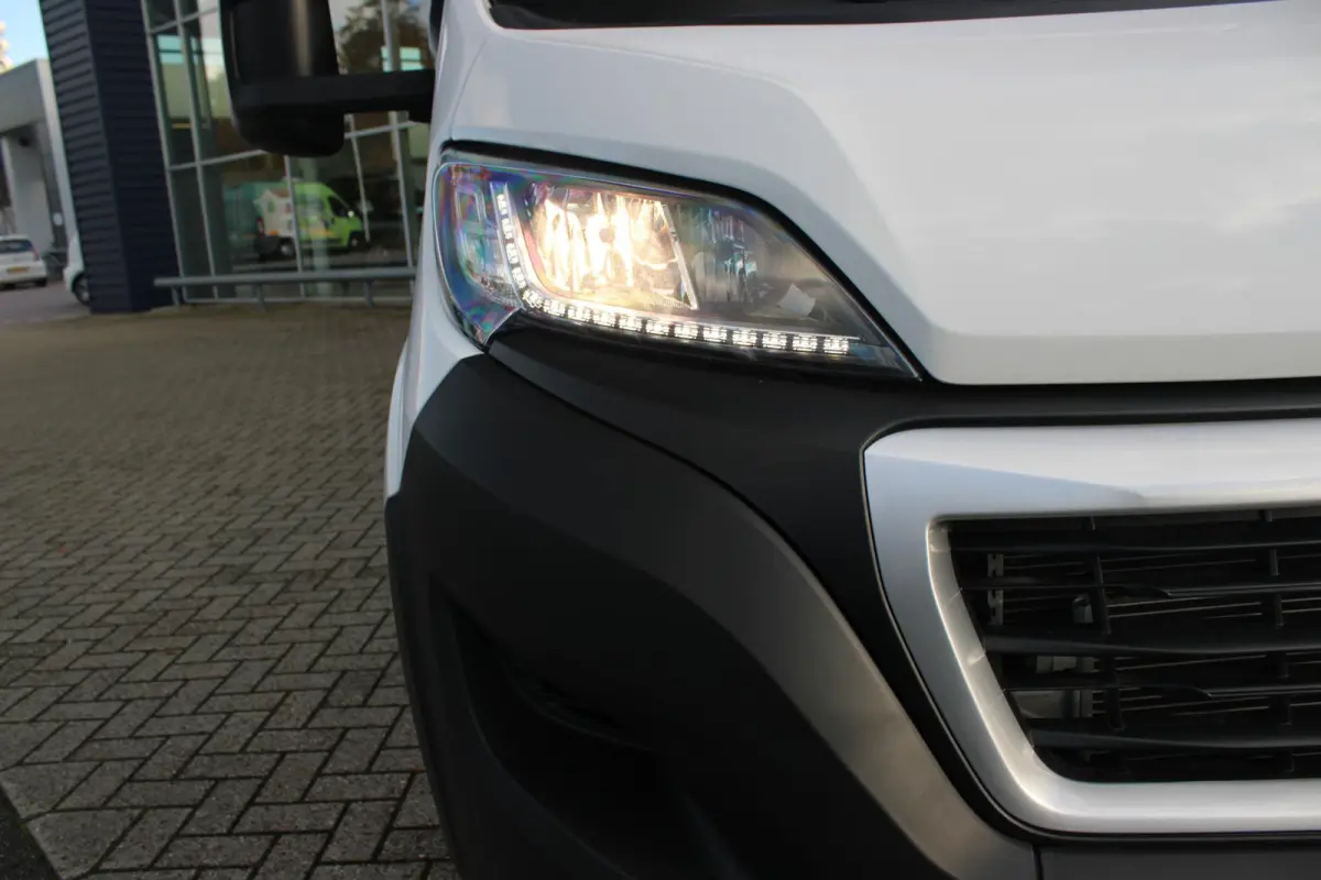 2.2 BlueHDi 165PK L3 3.5T | BAKWAGEN | IDEAAL ALS LOEMPIA KAR/SNACK WAGEN | NAVIGATIE | CLIMATE CONTROL | CRUISE CONTROL | DAB+ RADIO | GEVEERDE BESTUURDERSSTOEL | 3-ZITS | NIEUWE BUS! 2024 