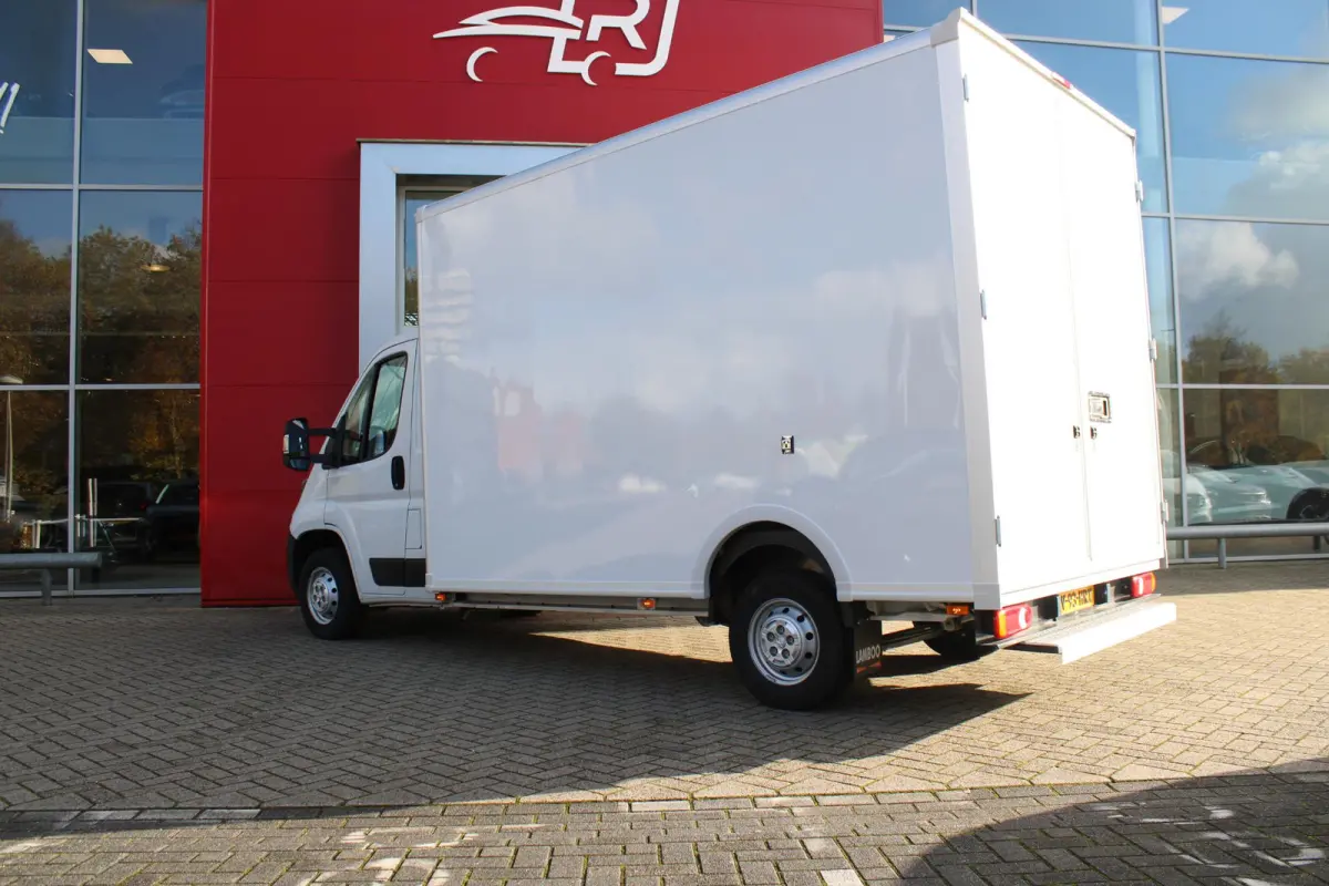 2.2 BlueHDi 165PK L3 3.5T | BAKWAGEN | IDEAAL ALS LOEMPIA KAR/SNACK WAGEN | NAVIGATIE | CLIMATE CONTROL | CRUISE CONTROL | DAB+ RADIO | GEVEERDE BESTUURDERSSTOEL | 3-ZITS | NIEUWE BUS! 2024 