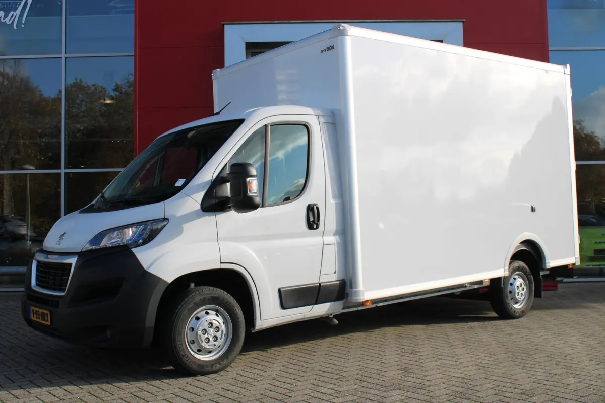 2.2 BlueHDi 165PK L3 3.5T | BAKWAGEN | IDEAAL ALS LOEMPIA KAR/SNACK WAGEN | NAVIGATIE | CLIMATE CONTROL | CRUISE CONTROL | DAB+ RADIO | GEVEERDE BESTUURDERSSTOEL | 3-ZITS | NIEUWE BUS! 2024 