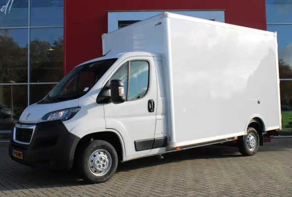 2.2 BlueHDi 165PK L3 3.5T | BAKWAGEN | IDEAAL ALS LOEMPIA KAR/SNACK WAGEN | NAVIGATIE | CLIMATE CONTROL | CRUISE CONTROL | DAB+ RADIO | GEVEERDE BESTUURDERSSTOEL | 3-ZITS | NIEUWE BUS! 2024 
