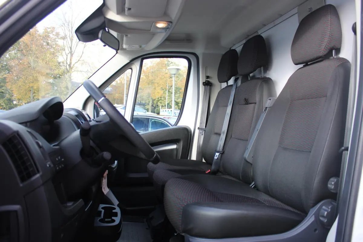 2.2 BlueHDi 165PK L3 3.5T | BAKWAGEN | IDEAAL ALS LOEMPIA KAR/SNACK WAGEN | NAVIGATIE | CLIMATE CONTROL | CRUISE CONTROL | DAB+ RADIO | GEVEERDE BESTUURDERSSTOEL | 3-ZITS | NIEUWE BUS! 2024 