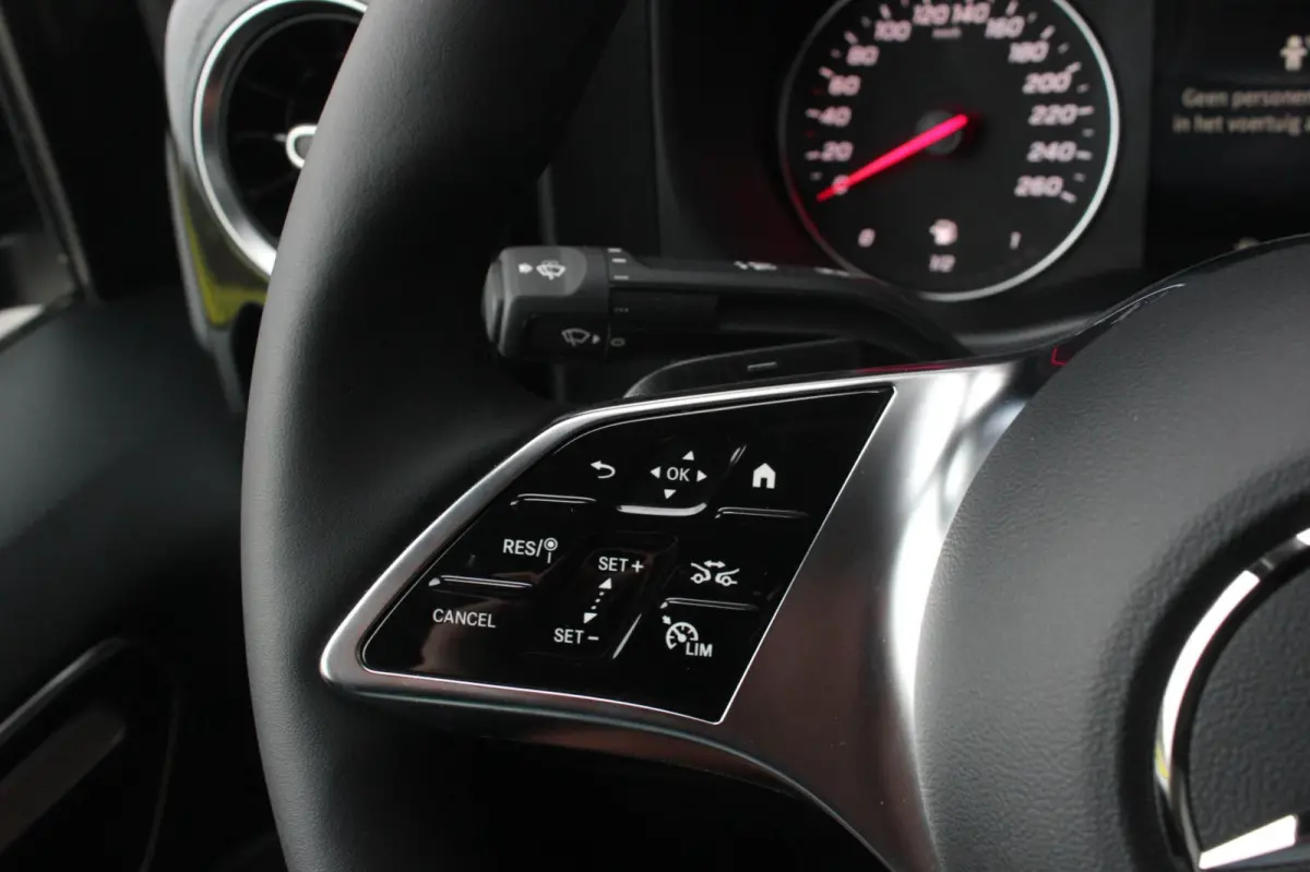 119 CDI L3 SPORT DUBBEL CABINE / DC / BPM VRIJ / FULL BLACK / 2X SCHUIFDEUREN / AMG / VERLAAGD / APPLE CARPLAY