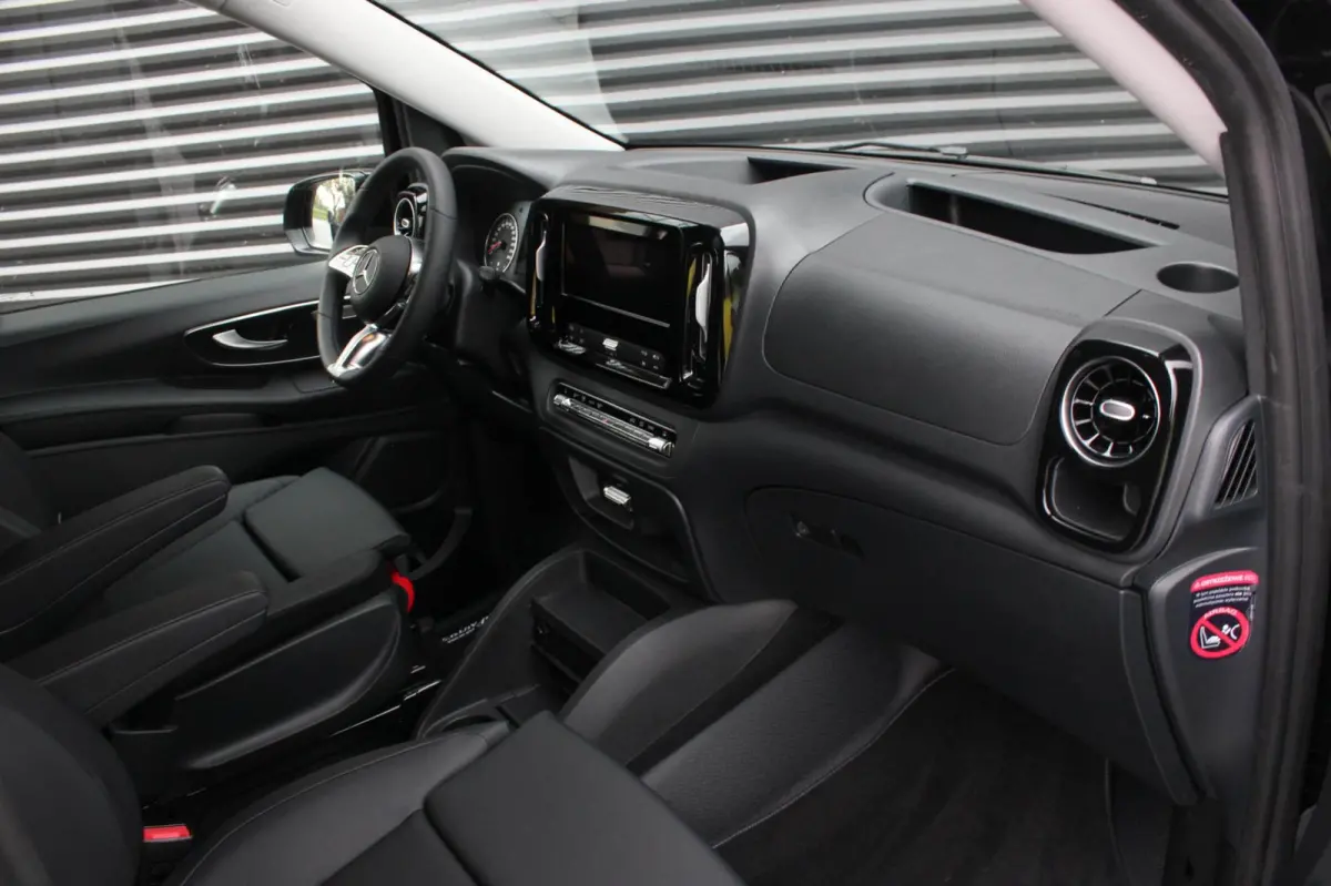 119 CDI L3 SPORT DUBBEL CABINE / DC / BPM VRIJ / FULL BLACK / 2X SCHUIFDEUREN / AMG / VERLAAGD / APPLE CARPLAY