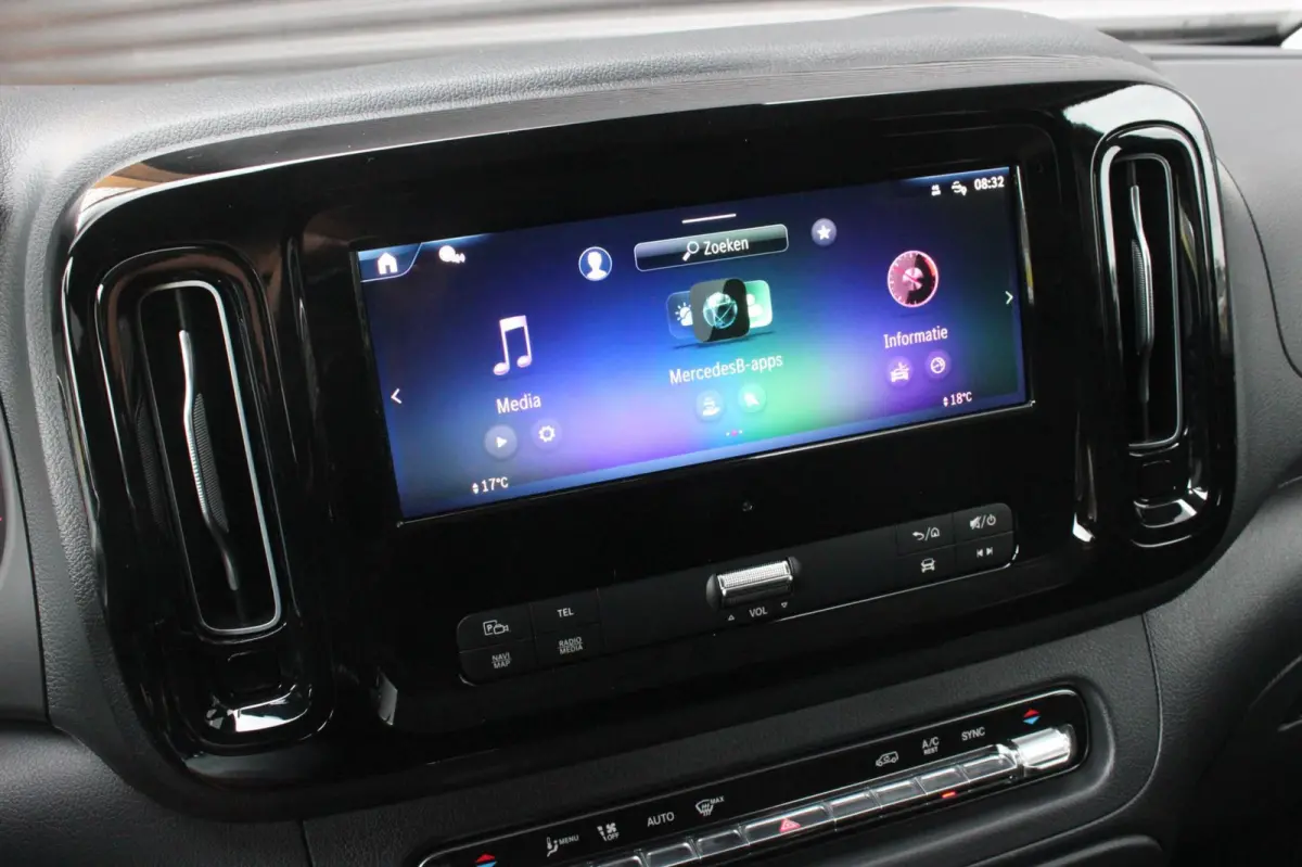 119 CDI L3 SPORT DUBBEL CABINE / DC / BPM VRIJ / FULL BLACK / 2X SCHUIFDEUREN / AMG / VERLAAGD / APPLE CARPLAY