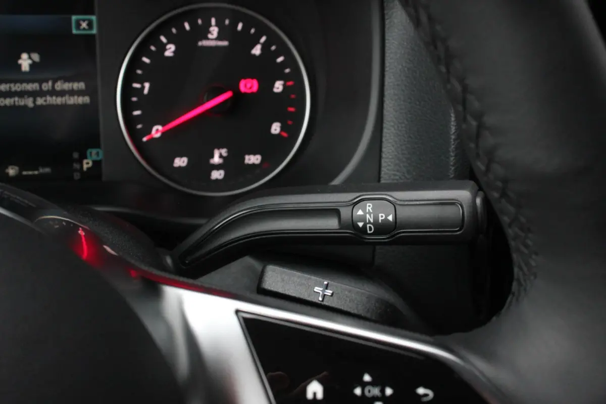 119 CDI L3 SPORT DUBBEL CABINE / DC / BPM VRIJ / FULL BLACK / 2X SCHUIFDEUREN / AMG / VERLAAGD / APPLE CARPLAY