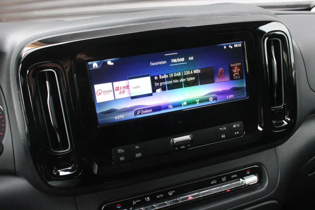 119 CDI L3 SPORT DUBBEL CABINE / DC / BPM VRIJ / FULL BLACK / 2X SCHUIFDEUREN / AMG / VERLAAGD / APPLE CARPLAY