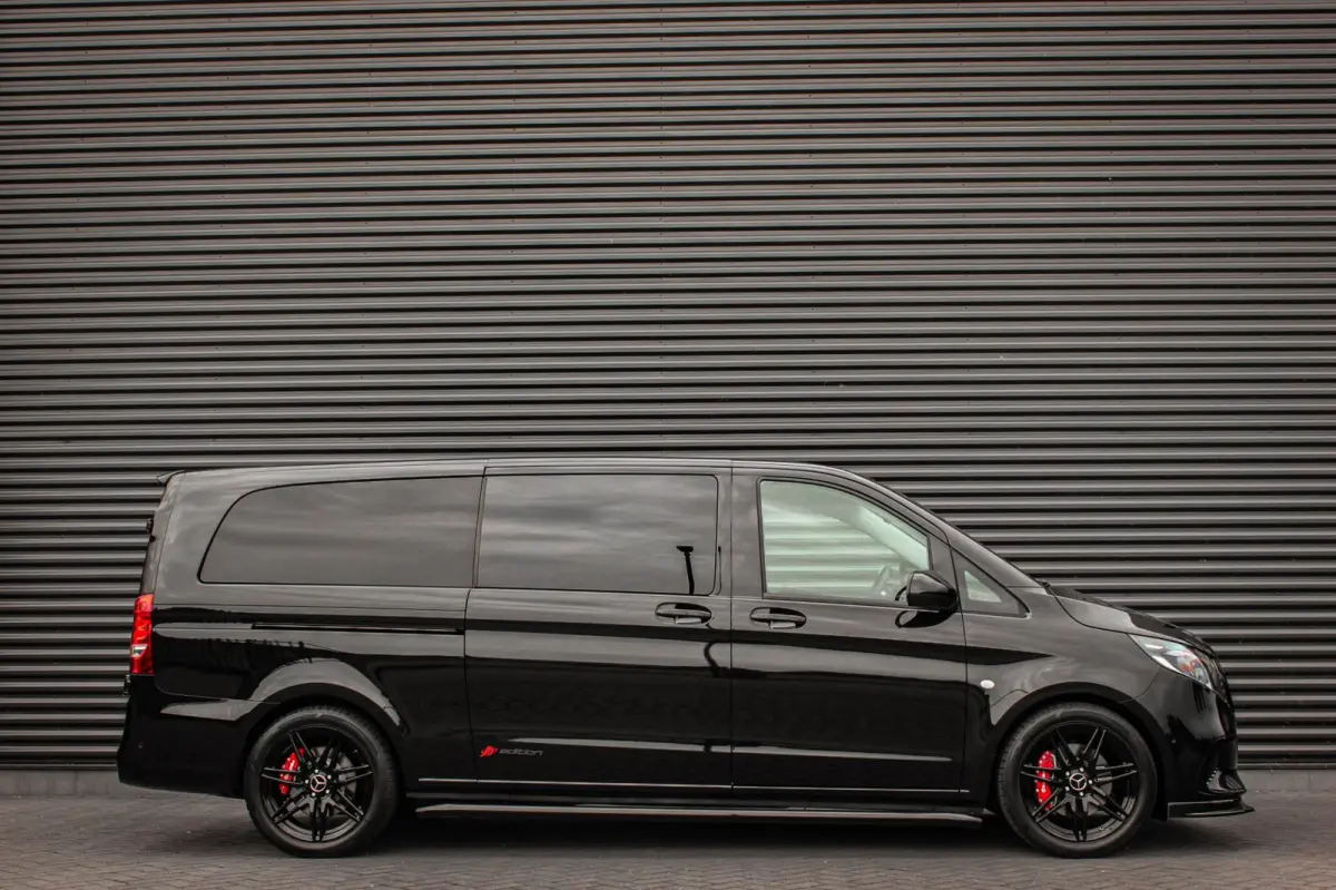 119 CDI L3 SPORT DUBBEL CABINE / DC / BPM VRIJ / FULL BLACK / 2X SCHUIFDEUREN / AMG / VERLAAGD / APPLE CARPLAY