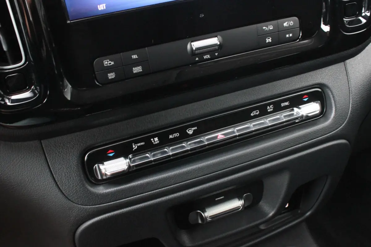 119 CDI L3 SPORT DUBBEL CABINE / DC / BPM VRIJ / FULL BLACK / 2X SCHUIFDEUREN / AMG / VERLAAGD / APPLE CARPLAY