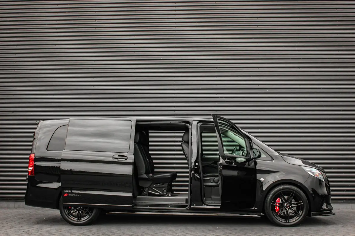 119 CDI L3 SPORT DUBBEL CABINE / DC / BPM VRIJ / FULL BLACK / 2X SCHUIFDEUREN / AMG / VERLAAGD / APPLE CARPLAY