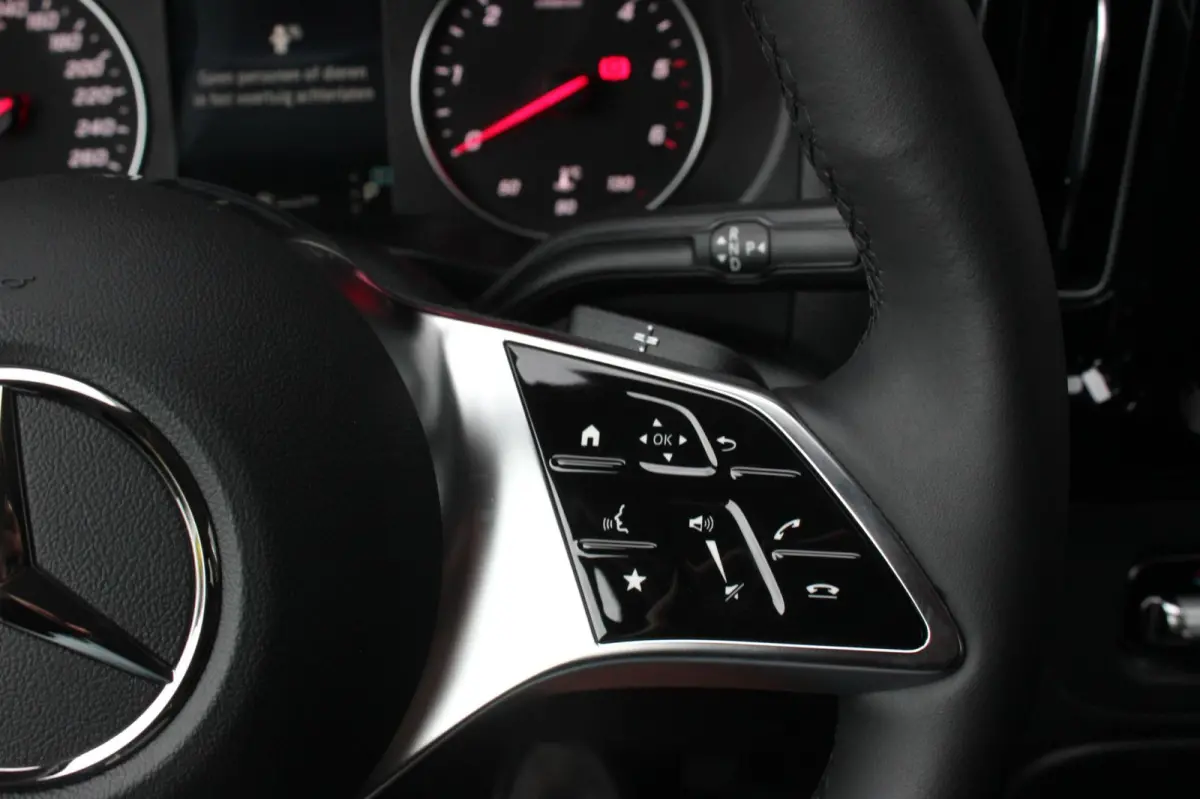 119 CDI L3 SPORT DUBBEL CABINE / DC / BPM VRIJ / FULL BLACK / 2X SCHUIFDEUREN / AMG / VERLAAGD / APPLE CARPLAY