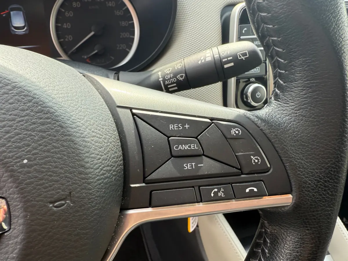 0.9 IG-T N-Connecta,Achteruitrij camera,Navigatie,Parkeersensoren.Climate control