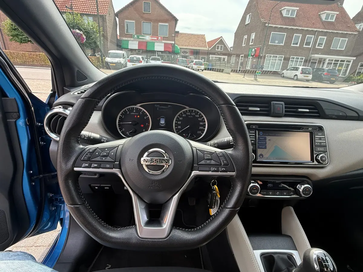 0.9 IG-T N-Connecta,Achteruitrij camera,Navigatie,Parkeersensoren.Climate control