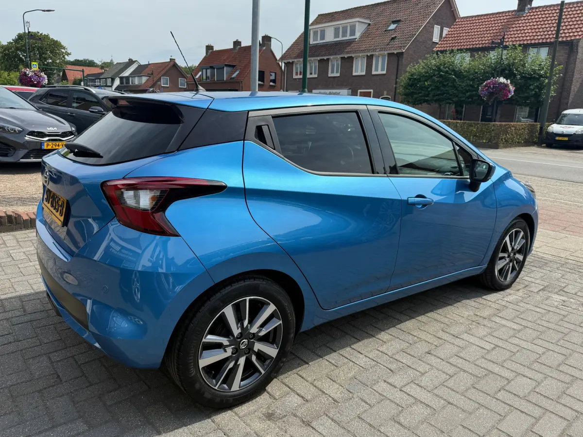 0.9 IG-T N-Connecta,Achteruitrij camera,Navigatie,Parkeersensoren.Climate control