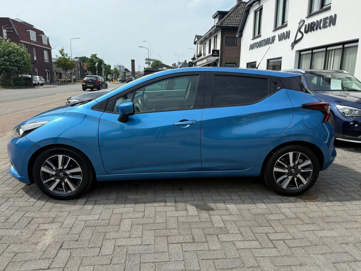 0.9 IG-T N-Connecta,Achteruitrij camera,Navigatie,Parkeersensoren.Climate control